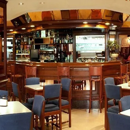 Hotel Serantes 2*
